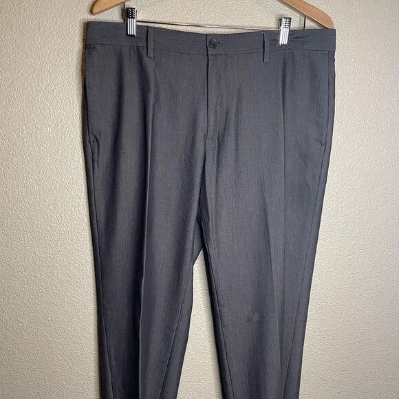 Van Heusen Studio Men Grey Slacks w/ Light White Stripes Size 36x30 - Picture 7 of 11